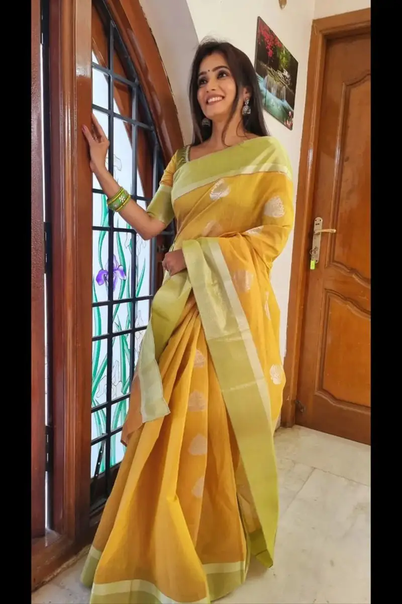 Tamil TV Actress Srithika Photos In Yellow Saree Blouse